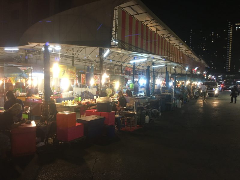 タイの夜の市場