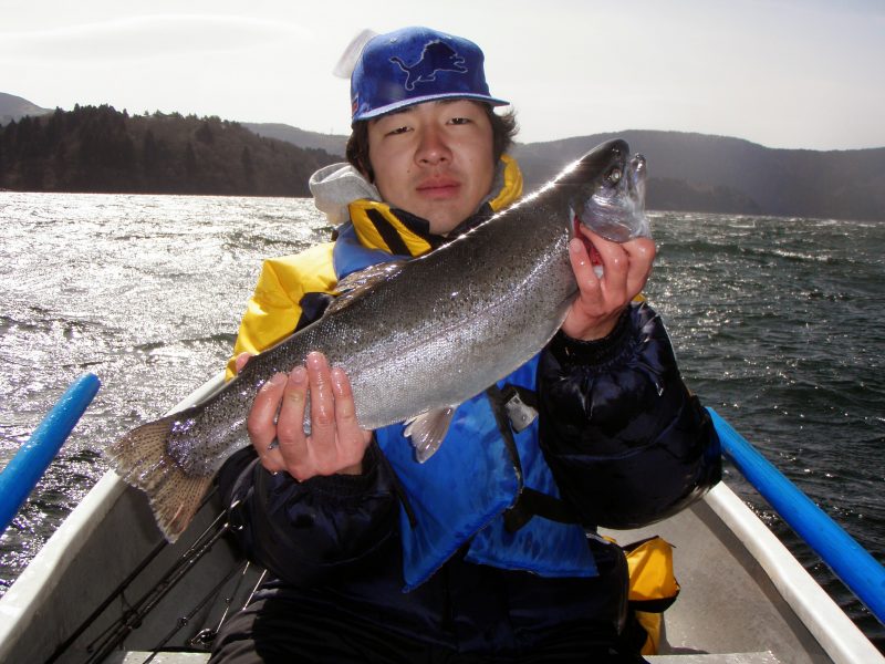 須江芦ノ湖で釣ったレインボー